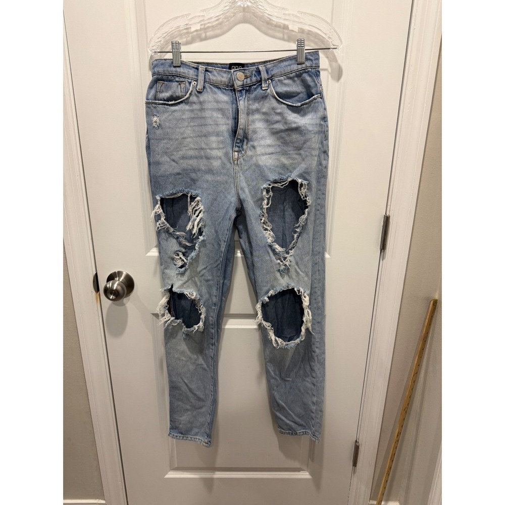 BDG Womens Mom Jeans Distressed Light Blue 28